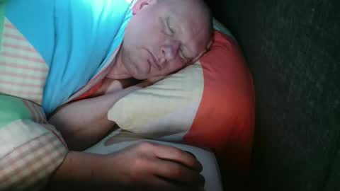 Snapshot of oudzktjong chatting on January 4, 7:03 am kars online show from January 4, 7:03 am