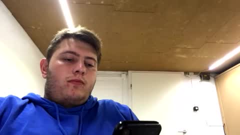 outflayd online show from November 10, 6:40 pm