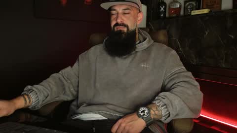 Snapshot of outofyourleague111 chatting on December 5, 5:05 am Lex online show from December 5, 5:05 am