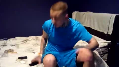 Owen kayz online show from November 18, 9:08 pm