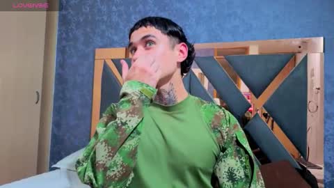 Snapshot of owen_desmond chatting on September 28, 2:17 am owen desmond online show from September 28, 2:17 am