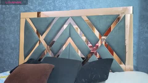 Snapshot of owen_desmond chatting on October 12, 2:43 am owen desmond online show from October 12, 2:43 am