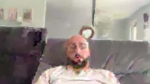 Snapshot of oxlade59 chatting on December 20, 12:34 pm oxlade59 online show from December 20, 12:34 pm