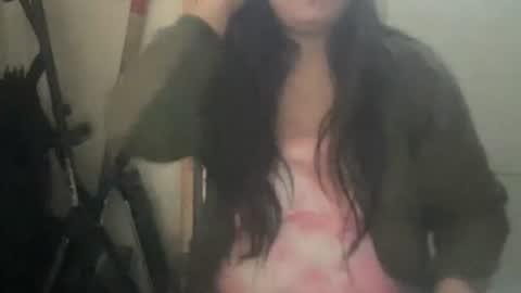 Snapshot of oxovickyoxo chatting on October 19, 1:23 pm oxovickyoxo online show from October 19, 1:23 pm