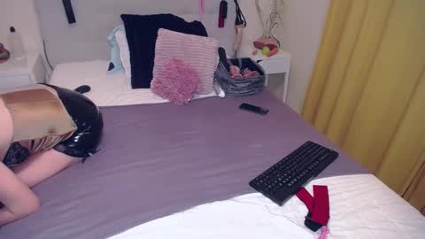 oxyser3nity online show from September 12, 4:07 pm