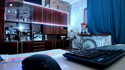 Ella online show from January 21, 2:37 pm