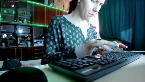 Ella online show from February 15, 11:50 am