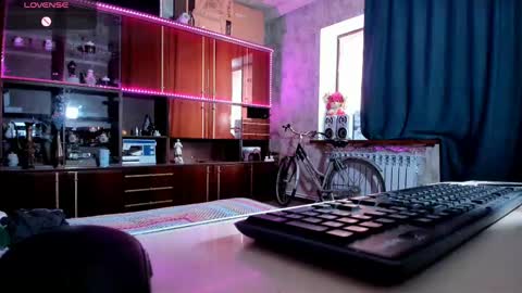 Ella online show from February 21, 6:40 am