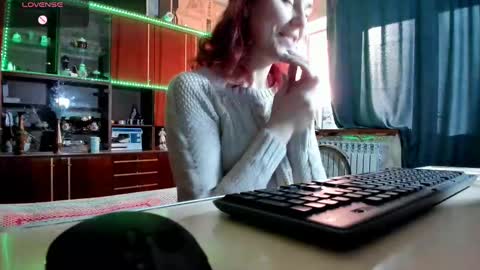 Ella online show from March 7, 1:18 pm