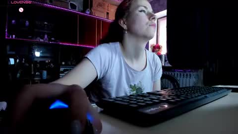 Ella online show from March 10, 11:53 am