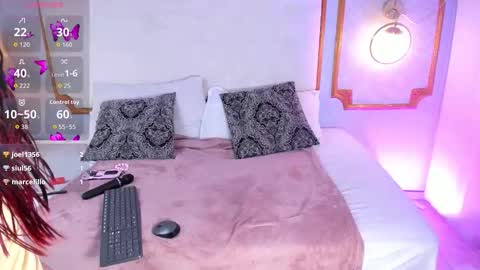 PaIIgePeach online show from October 28, 9:50 pm