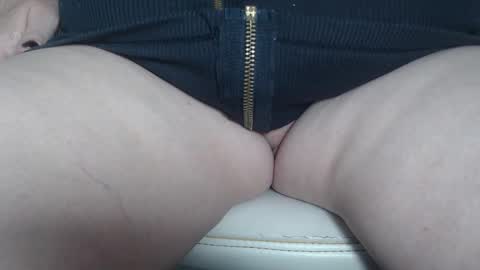 paiperhalliwey online show from March 1, 8:13 am