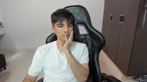 pakun_ online show from December 6, 6:39 pm