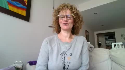 Snapshot of palaustudio chatting on October 31, 9:43 am Merce online show from October 31, 9:43 am