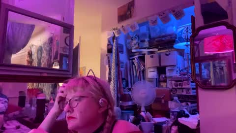 Snapshot of pamelacameltoe chatting on October 6, 9:07 am pamelacameltoe online show from October 6, 9:07 am