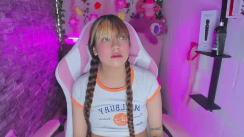 Snapshot of pamelajhonsom chatting on December 18, 4:17 pm pamelajhonsom online show from December 18, 4:17 pm