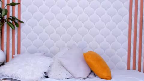 Pamela online show from December 4, 6:50 pm