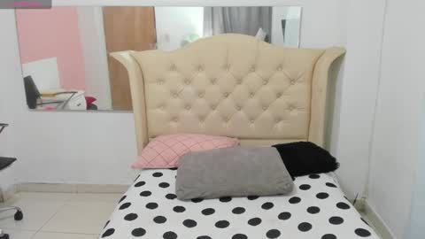 Pamela Villalobos online show from January 3, 11:12 pm