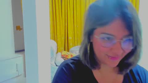 Snapshot of pandoracherry chatting on January 4, 3:40 am Pandora online show from January 4, 3:40 am