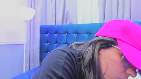 Snapshot of pandoracherry chatting on February 11, 9:42 am Pandora online show from February 11, 9:42 am