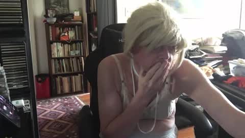 Snapshot of pantyvloletlace chatting on September 16, 7:15 pm Pantyvioletlace online show from September 16, 7:15 pm