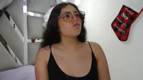 Paola Lyon online show from December 31, 12:36 pm