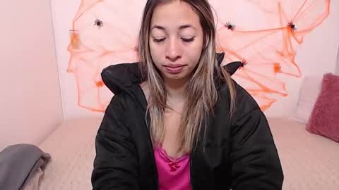 Paola online show from October 25, 11:40 am