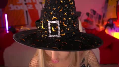 Lia online show from October 31, 2:29 pm