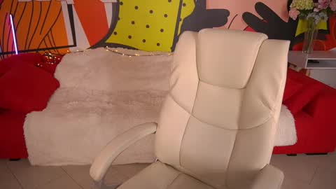 Lia online show from November 8, 10:15 am