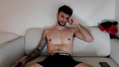 Snapshot of papijakey chatting on December 5, 2:53 am -- New Videos Down Below online show from December 5, 2:53 am