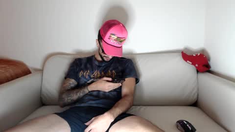 Snapshot of papijakey chatting on December 10, 1:11 am -- New Videos Down Below online show from December 10, 1:11 am