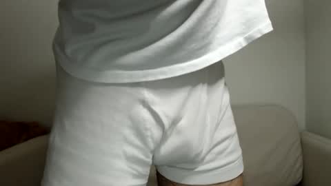 Snapshot of papijakey chatting on January 2, 2:00 am -- New Videos Down Below online show from January 2, 2:00 am