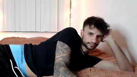 Snapshot of papijakey chatting on January 6, 2:48 am -- New Videos Down Below online show from January 6, 2:48 am