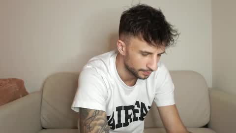 Snapshot of papijakey chatting on January 18, 3:20 am -- New Videos Down Below online show from January 18, 3:20 am