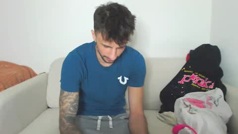 Snapshot of papijakey chatting on March 4, 2:27 am -- New Videos Down Below online show from March 4, 2:27 am