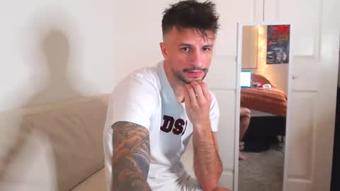 Snapshot of papijakey chatting on March 11, 12:11 am -- New Videos Down Below online show from March 11, 12:11 am