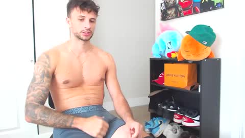 Snapshot of papijakey chatting on September 13, 8:08 pm -- New Videos Down Below online show from September 13, 8:08 pm