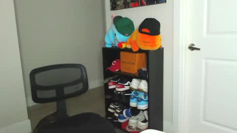 Snapshot of papijakey chatting on October 7, 12:08 am -- New Videos Down Below online show from October 7, 12:08 am