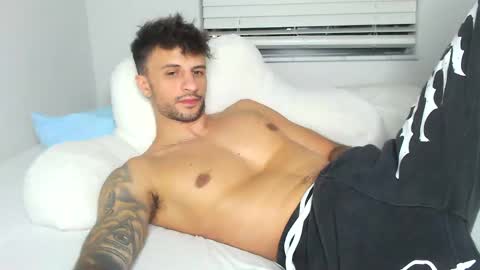 Snapshot of papijakey chatting on October 17, 2:59 am -- New Videos Down Below online show from October 17, 2:59 am