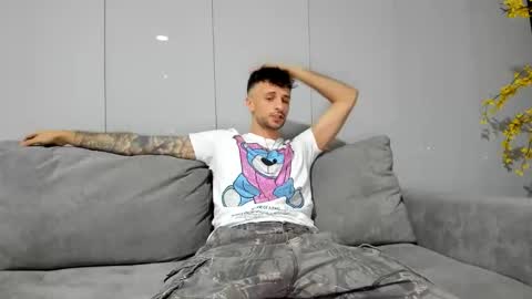 Snapshot of papijakey chatting on October 27, 3:10 am -- New Videos Down Below online show from October 27, 3:10 am