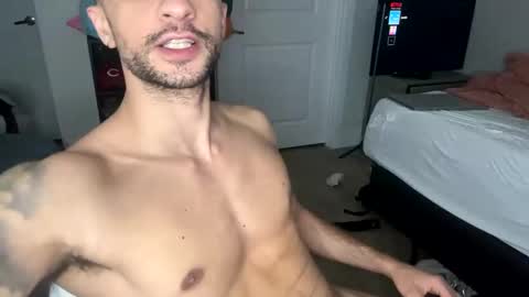 Snapshot of papijakey chatting on November 3, 6:25 am -- New Videos Down Below online show from November 3, 6:25 am