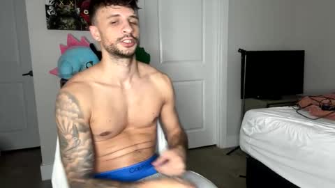 Snapshot of papijakey chatting on November 4, 1:05 am -- New Videos Down Below online show from November 4, 1:05 am