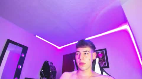 Snapshot of papinoha chatting on December 16, 1:43 am Noha online show from December 16, 1:43 am