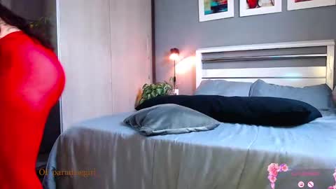 Snapshot of paradisegirl_ chatting on October 12, 4:39 pm My alter ego Betinna Flowers - a tattooed Miss - Are you missing me come in here - online show from October 12, 4:39 pm