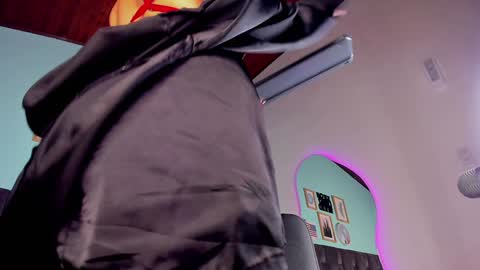 Snapshot of parisfox_ chatting on January 15, 11:51 pm PARIS online show from January 15, 11:51 pm