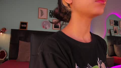 Snapshot of parisfox_ chatting on January 30, 7:37 pm PARIS online show from January 30, 7:37 pm