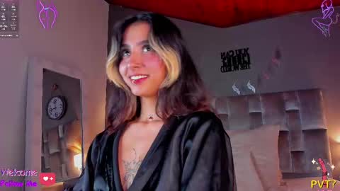 Snapshot of parisfox_ chatting on February 11, 1:41 am PARIS online show from February 11, 1:41 am