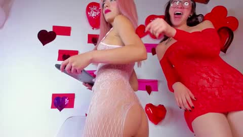 Snapshot of parisfox_ chatting on February 14, 8:05 pm PARIS online show from February 14, 8:05 pm