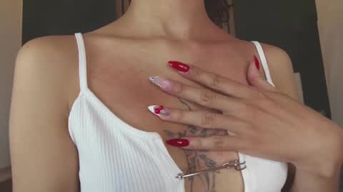 Snapshot of parisfox_ chatting on February 21, 7:43 pm PARIS online show from February 21, 7:43 pm