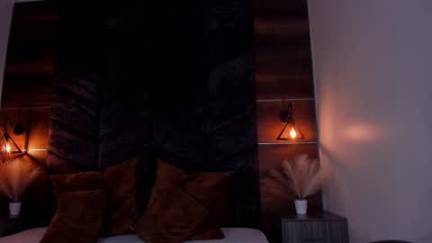 Snapshot of parisfox_ chatting on March 4, 1:55 am PARIS online show from March 4, 1:55 am